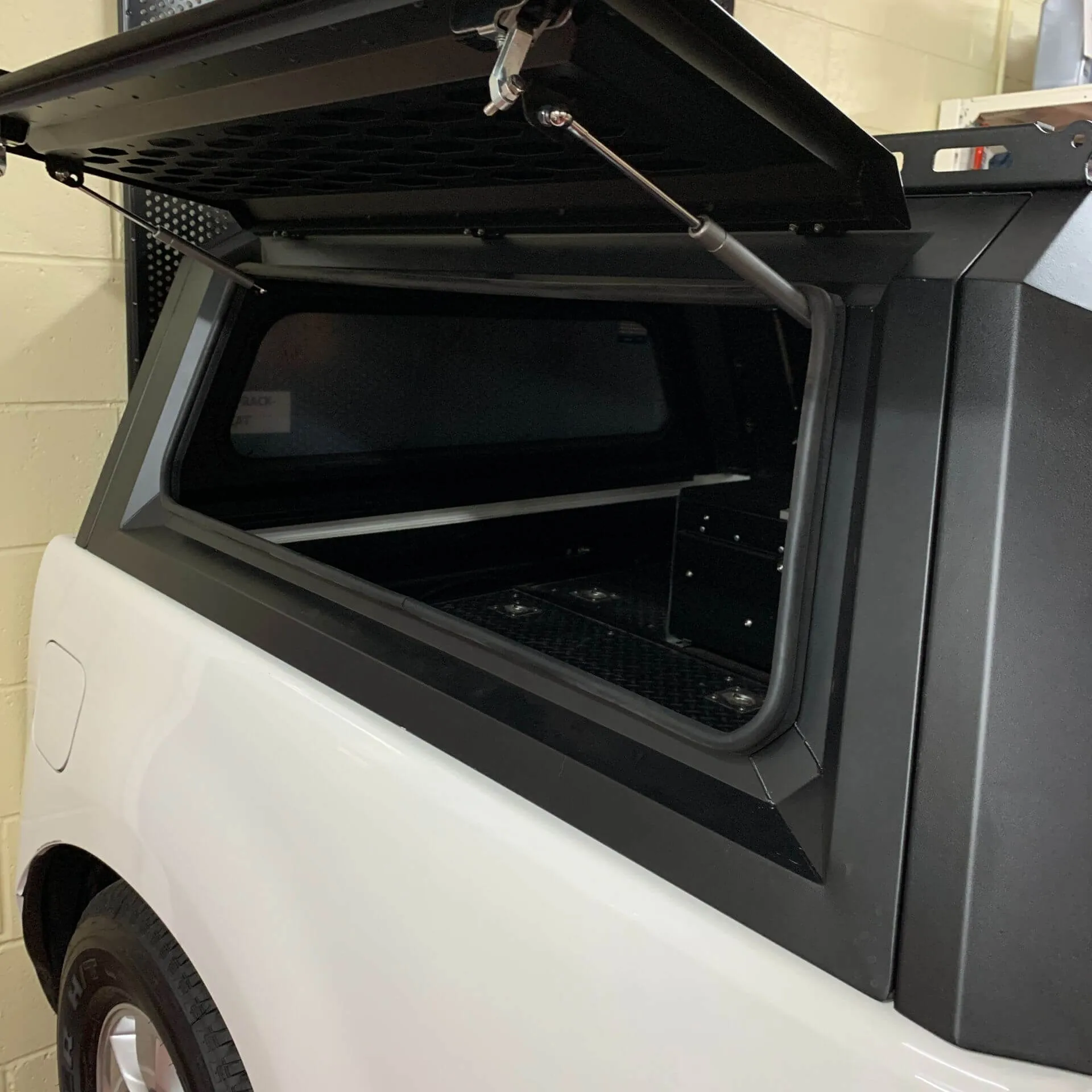 Aluminium Expedition Load Bed Canopy for the Toyota Hilux 2016+ Double Cab