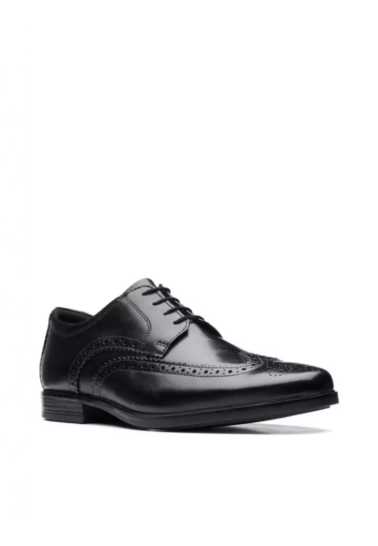 Clarks Clarks Howard Wing Black Leather Mens Shoes with Medal Rated Tannery and MIMIC Grip Technology