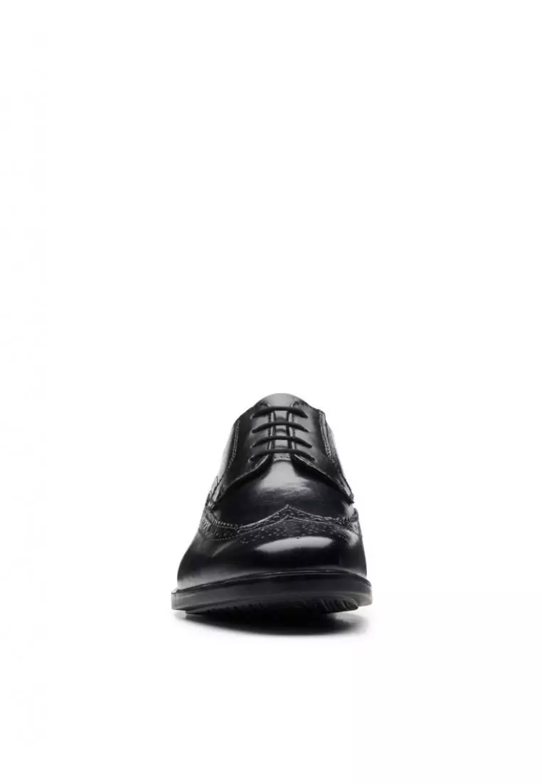 Clarks Clarks Howard Wing Black Leather Mens Shoes with Medal Rated Tannery and MIMIC Grip Technology