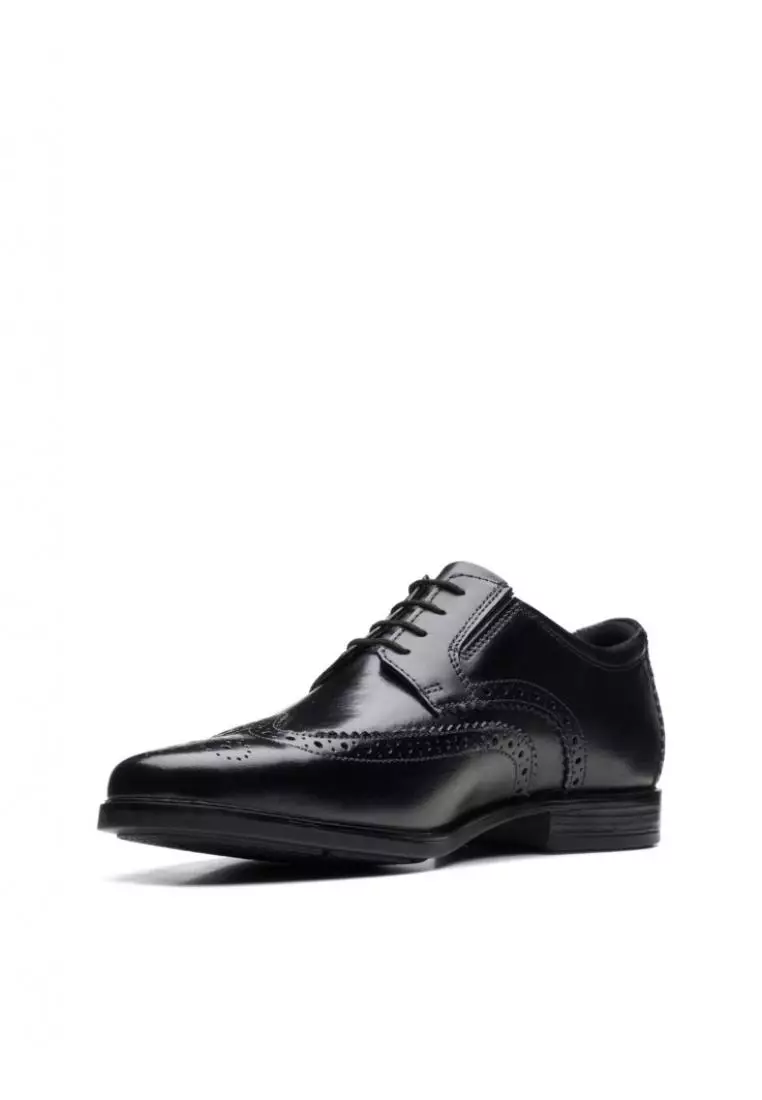 Clarks Clarks Howard Wing Black Leather Mens Shoes with Medal Rated Tannery and MIMIC Grip Technology