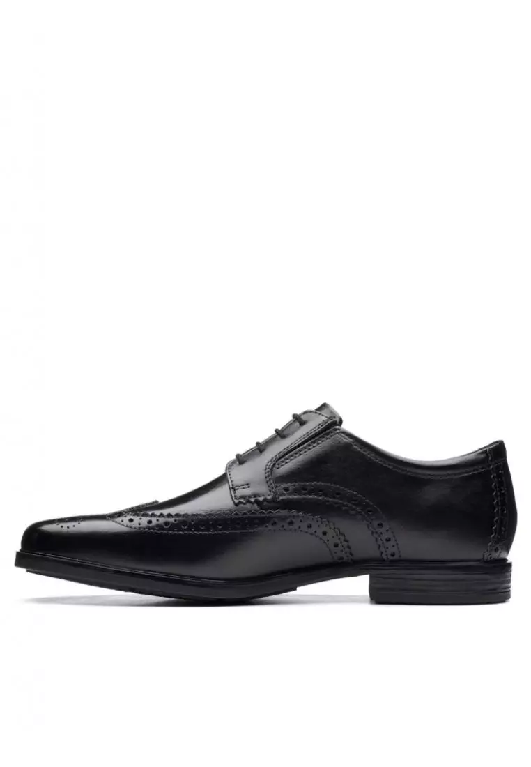 Clarks Clarks Howard Wing Black Leather Mens Shoes with Medal Rated Tannery and MIMIC Grip Technology