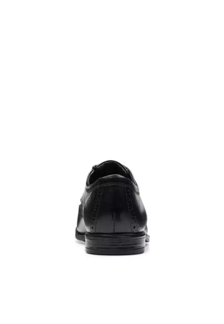 Clarks Clarks Howard Wing Black Leather Mens Shoes with Medal Rated Tannery and MIMIC Grip Technology