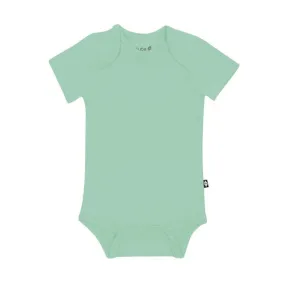 Kyte Baby Short Sleeve Bodysuit in Wasabi