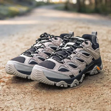 Ladies Merrell Vibram With A Sole Lace Up Walking Shoes - Moab 3 Reflective